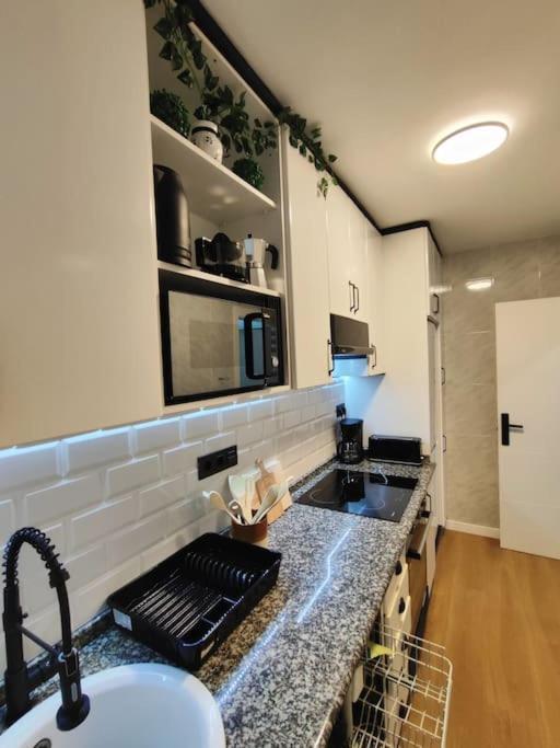Tranquilo Apartamento Con Parking Gratis Vigilado 24H Vigo Exterior foto